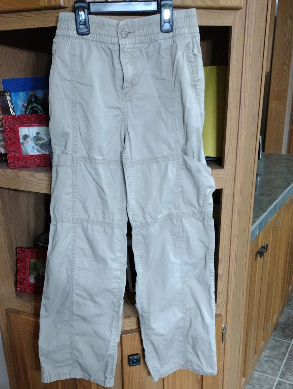 GAP Men's Light Khaki Cargo Pants